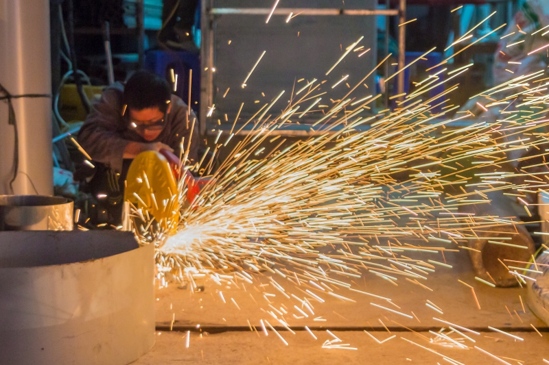 coiffure-LA GARDE-min_work-man-workshop-steel-equipment-metal-496138-pxhere.com